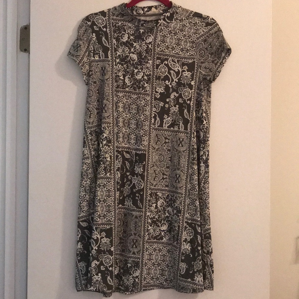High neck cotton dress